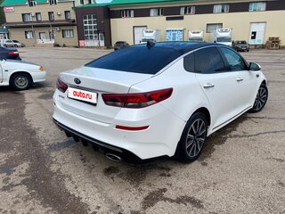 2018 Kia Optima IV Рестайлинг, белый, 1900000 рублей, вид 4