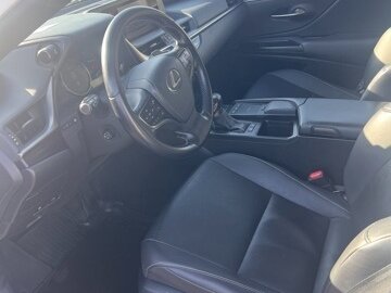2018 Lexus ES 250 VII, белый, 3750000 рублей - вид 4