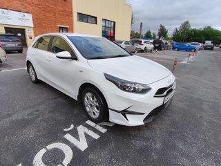 2022 Kia Ceed III Рестайлинг, белый, 1690000 рублей, вид 1