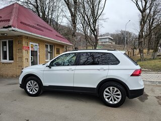 2017 Volkswagen Tiguan II, белый, 1750000 рублей, вид 4