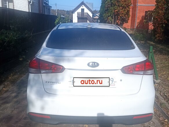 2019 Kia Cerato III Рестайлинг (Classic), белый, 1650000 рублей - вид 13
