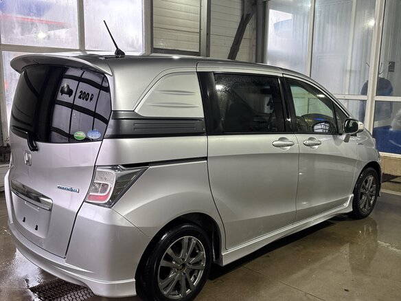 2012 Honda Freed Spike I Рестайлинг, серебристый, 1030000 рублей - вид 1