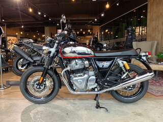 2025 Royal Enfield Interceptor 650, серебристый, 708000 рублей, вид 4