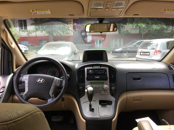 2010 Hyundai H-1 II, серебристый - вид 4