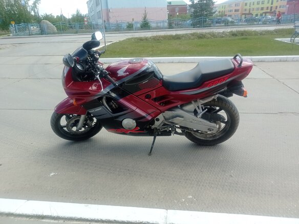 1994 Honda CBR 600F, пурпурный, 280000 рублей - вид 3