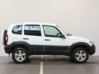 2019 Chevrolet Niva I Рестайлинг, белый, 549000 рублей, вид 3