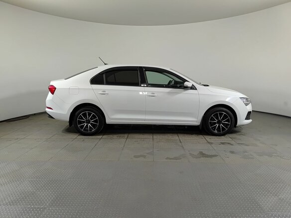 2021 Skoda Rapid II, белый - вид 3