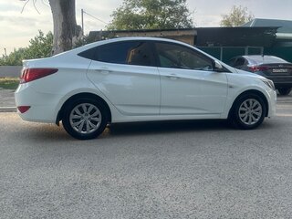 2014 Hyundai Solaris I Рестайлинг, белый, 1350000 рублей, вид 4
