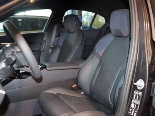 2025 BMW 5 серии 520d xDrive VIII (G60/G61/G68), серый, 7290000 рублей, вид 4