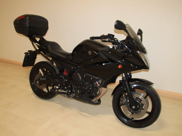 2011 Yamaha XJ6 (FZ6R), чёрный
