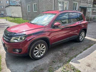 2011 Volkswagen Tiguan I Рестайлинг, красный, 870000 рублей, вид 1