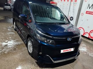 2015 Toyota Voxy III (R80), синий, 2350000 рублей, вид 2