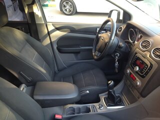 2010 Ford Focus II Рестайлинг, белый, 560000 рублей, вид 5