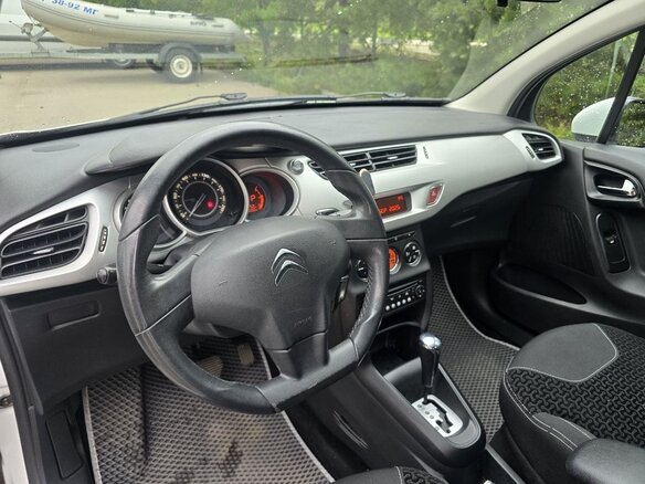 2010 Citroen C3 II, белый, 550000 рублей - вид 6