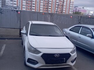 2017 Hyundai Solaris II, серебристый, 650000 рублей, вид 5