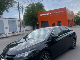 2015 Toyota Camry VII (XV50) Рестайлинг, чёрный, 1550000 рублей, вид 2