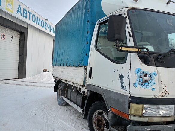 2001 Fuso (Mitsubishi) Canter, белый, 900000 рублей - вид 1