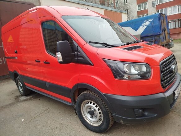 2017 Ford Transit, красный, 2600000 рублей - вид 2
