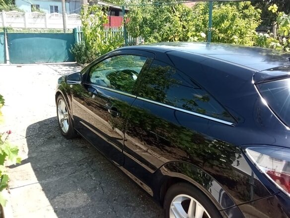 2007 Opel Astra GTC H Рестайлинг, чёрный - вид 1