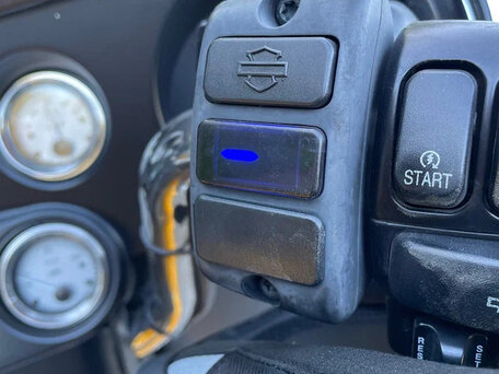 2013 Harley-Davidson Street Glide, золотистый, 900000 рублей, вид 4