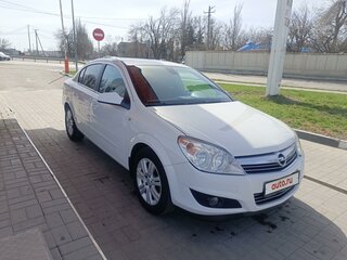 2011 Opel Astra H Рестайлинг, белый, 700000 рублей, вид 3