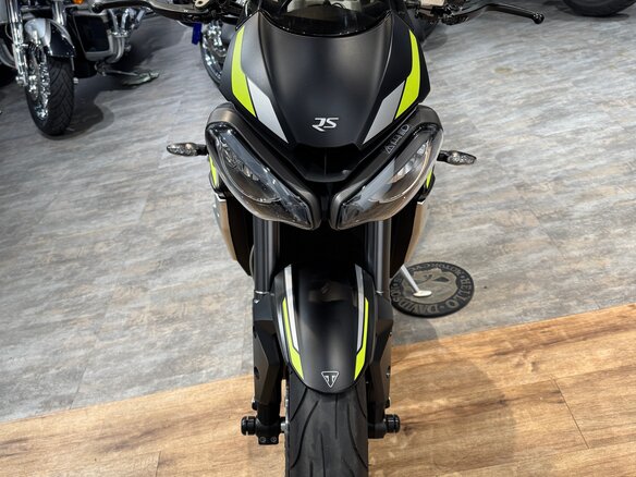 2020 Triumph Street Triple, чёрный, 999000 рублей - вид 6