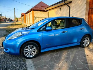 2011 Nissan Leaf (EM61) I (ZE0/AZE0), голубой, 650000 рублей, вид 5