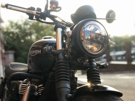 2019 Triumph Street Twin, чёрный, 1150000 рублей, вид 2