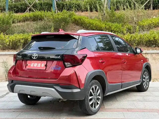 2022 Toyota Yaris L X XP150 Рестайлинг, красный, 1099100 рублей, вид 4