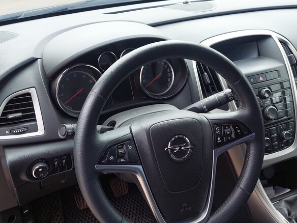 2011 Opel Astra J, серый, 650000 рублей - вид 6