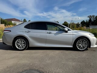 2019 Toyota Camry VIII (XV70), серый, 2580000 рублей, вид 4