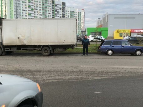 2005 МАЗ 281, белый, 720000 рублей, вид 2