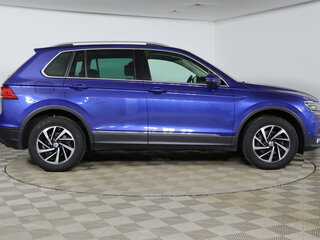 2018 Volkswagen Tiguan II, синий, 2079990 рублей, вид 4