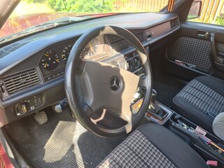 1992 Mercedes-Benz 190 (W201), пурпурный, 750000 рублей, вид 5