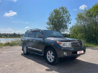 2013 Toyota Land Cruiser 200 Series Рестайлинг 1, серый, 3700000 рублей, вид 3