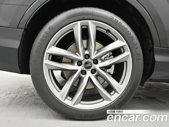 2024 Audi Q7 55 TFSI II (4M) Рестайлинг 2, чёрный, 10390000 рублей - вид 9