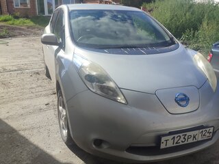 2011 Nissan Leaf I (ZE0/AZE0), серый, 700000 рублей, вид 1