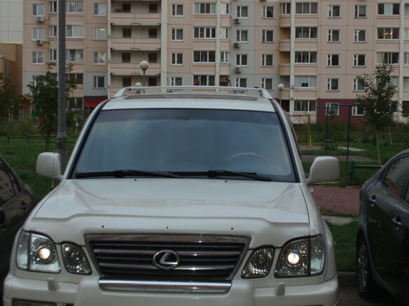 2004 Lexus LX 470 II Рестайлинг, белый - вид 1