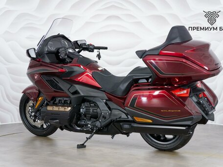 2025 Honda GL 1800 Gold Wing, красный, 3599000 рублей, вид 5
