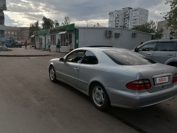1999 Mercedes-Benz CLK-Класс 200 I (W208), серебристый, 1000080 рублей - вид 4