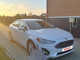2019 Ford Fusion (North America) II Рестайлинг, белый, 1900000 рублей, вид 3