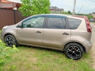 2013 Nissan Note I Рестайлинг, коричневый, 800000 рублей, вид 4