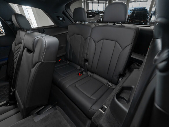 2026 Audi Q7 50 TDI II (4M) Рестайлинг 2, серый, 14670000 рублей - вид 14