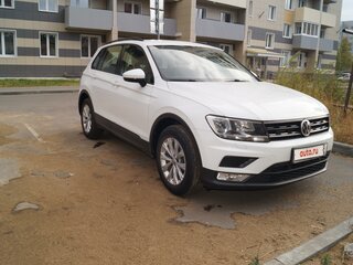 2017 Volkswagen Tiguan II, белый, 2550000 рублей, вид 3