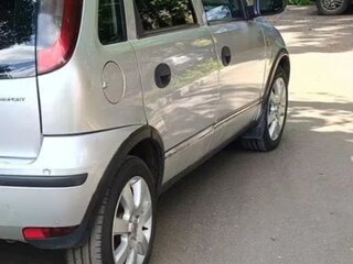 2004 Opel Corsa C Рестайлинг, серебристый, 220000 рублей, вид 2