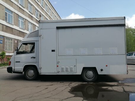1993 Mercedes-Benz MB 100, белый, 379000 рублей, вид 2