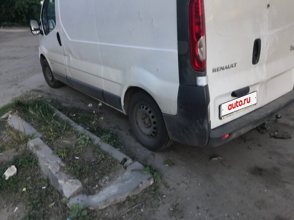 2011 Renault Trafic II Рестайлинг, белый, 1000000 рублей - вид 1