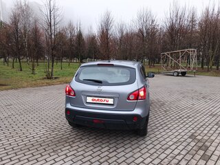 2011 Nissan Qashqai I Рестайлинг, серебристый, 690000 рублей, вид 4