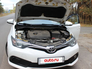 2018 Toyota Auris II Рестайлинг, белый, 1550000 рублей, вид 2