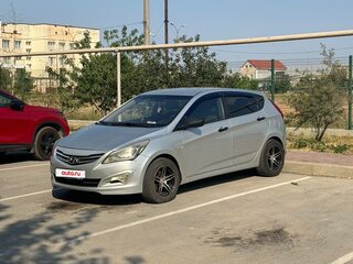 2015 Hyundai Solaris I Рестайлинг, серебристый, 835000 рублей, вид 1